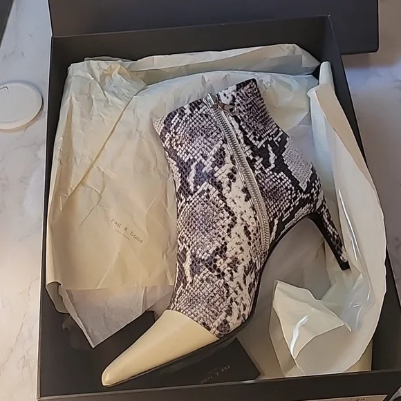 RAG & BONE BEHA LEATHER BOOT - BLACK /WHITE MULTI SIZE 10